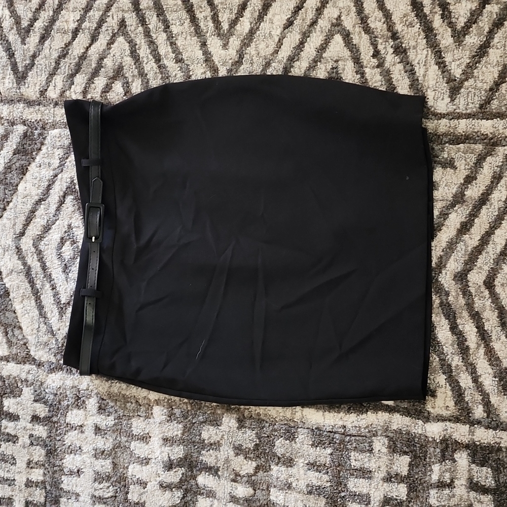 LITTLE BLACK SKIRT